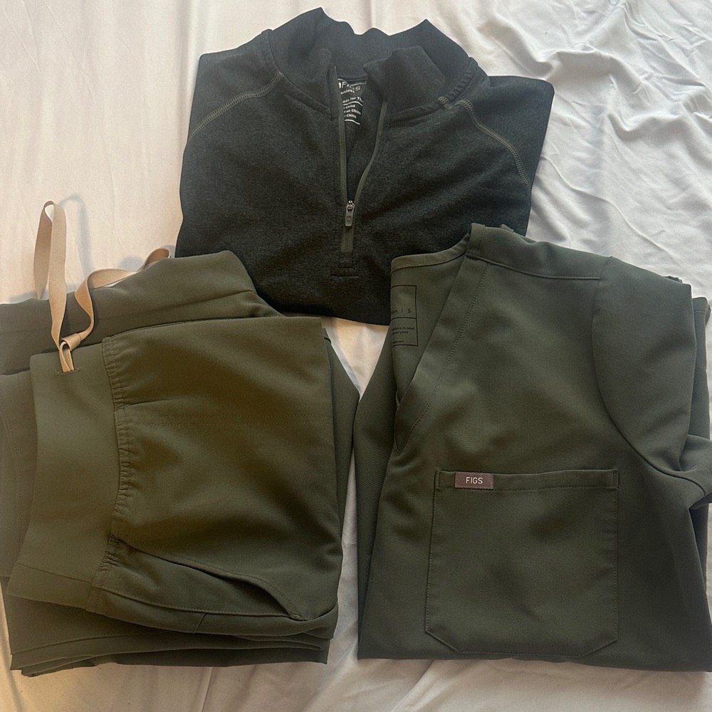 Figs Green Scrub bundle